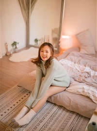 Young girl 26 years old beautiful tenant smiling sexy legs dynamic private portrait(24)